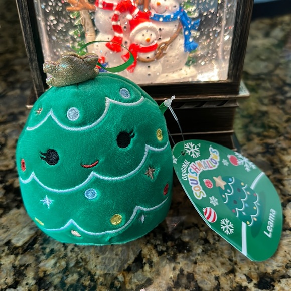 Holiday limited edition Christmas Tree 4” Squishmallow “Leama” 1/8 in set - Picture 1 of 6